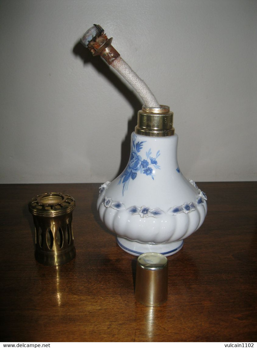 ANCIENNE LAMPE BERGER MODELE CM CAPODIMONTE BLEUE CIRCA 1969 - 1972