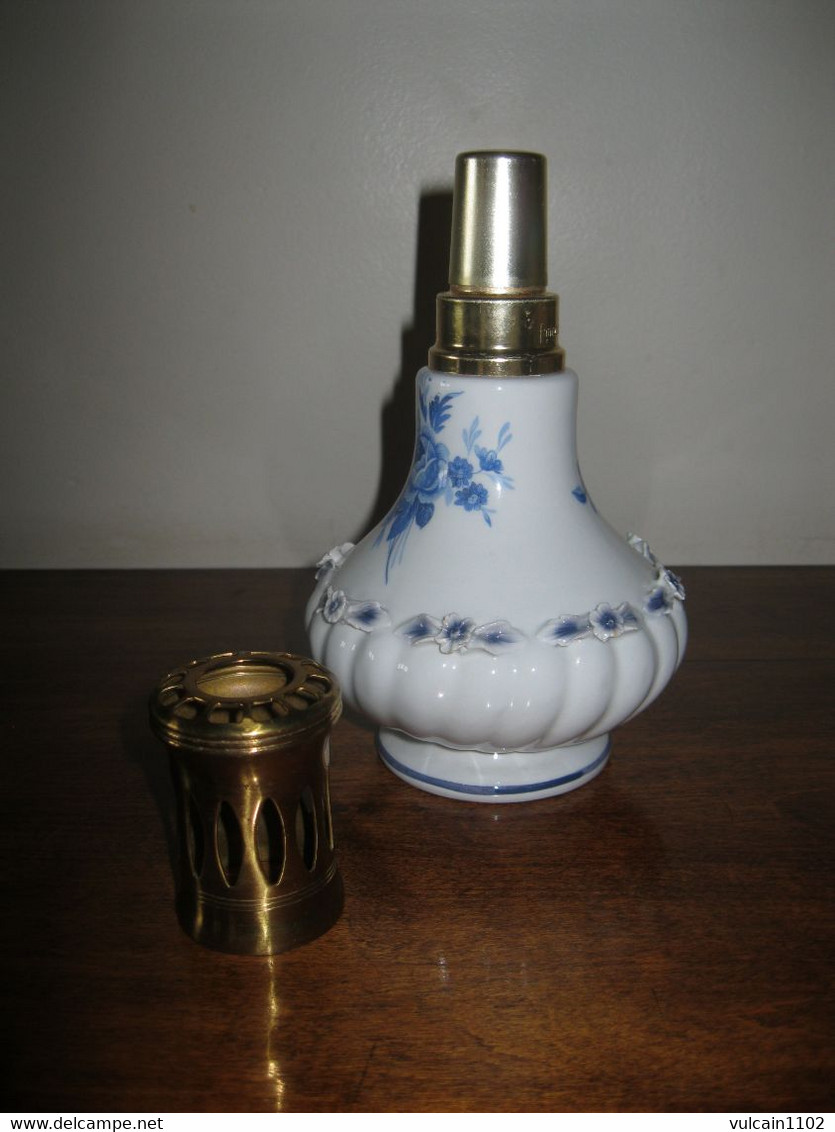 ANCIENNE LAMPE BERGER MODELE CM CAPODIMONTE BLEUE CIRCA 1969 - 1972