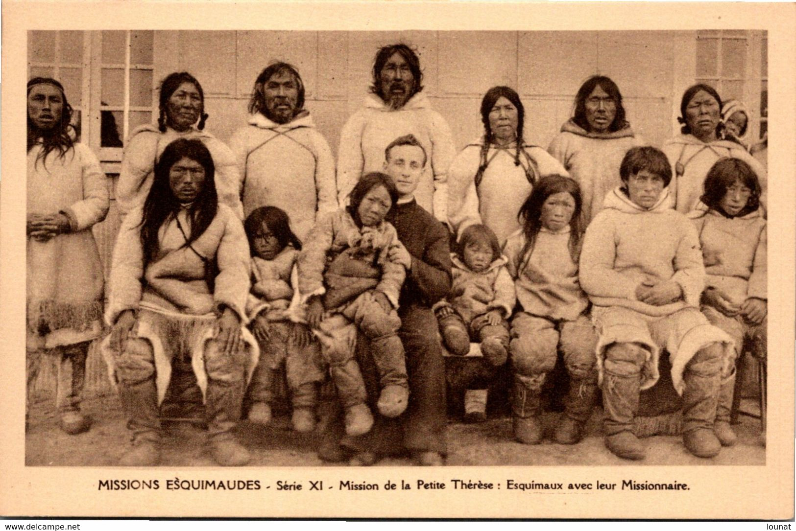 Missions  - Missions ESQUIMAUDES - Série XI - Mission De La Petite Thérèse : Esquimaux Avec Leur Missionnaire - Misiones