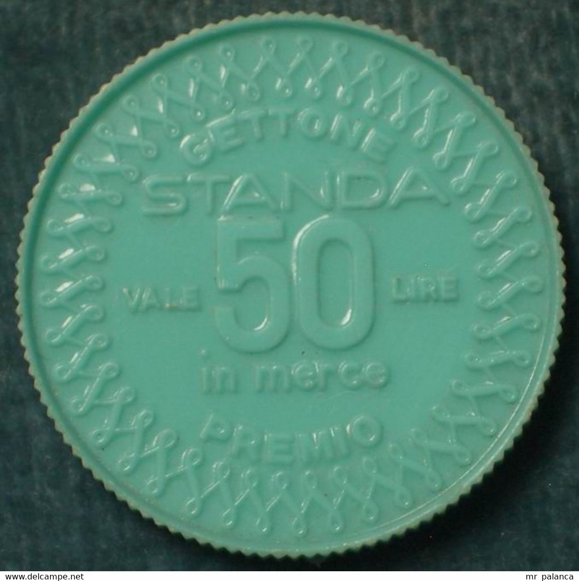 M_p> Getttone Supermercato STANDA " VALE 50 LIRE IN MERCE " In Plastica Azzurra / Verdino - Uguale Da Ambo I Lati - Monedas/ De Necesidad