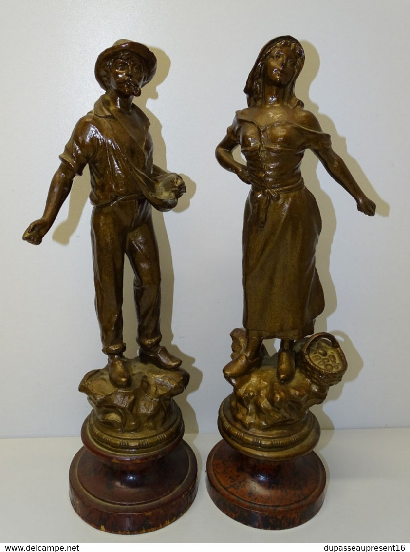 2 ANCIENS SUJETS STATUETTES REGULE VERNIS SOCLE BOIS HOMME A LA PIPE & FEMME AU PANIER COLLECTION DECO - Sonstige & Ohne Zuordnung