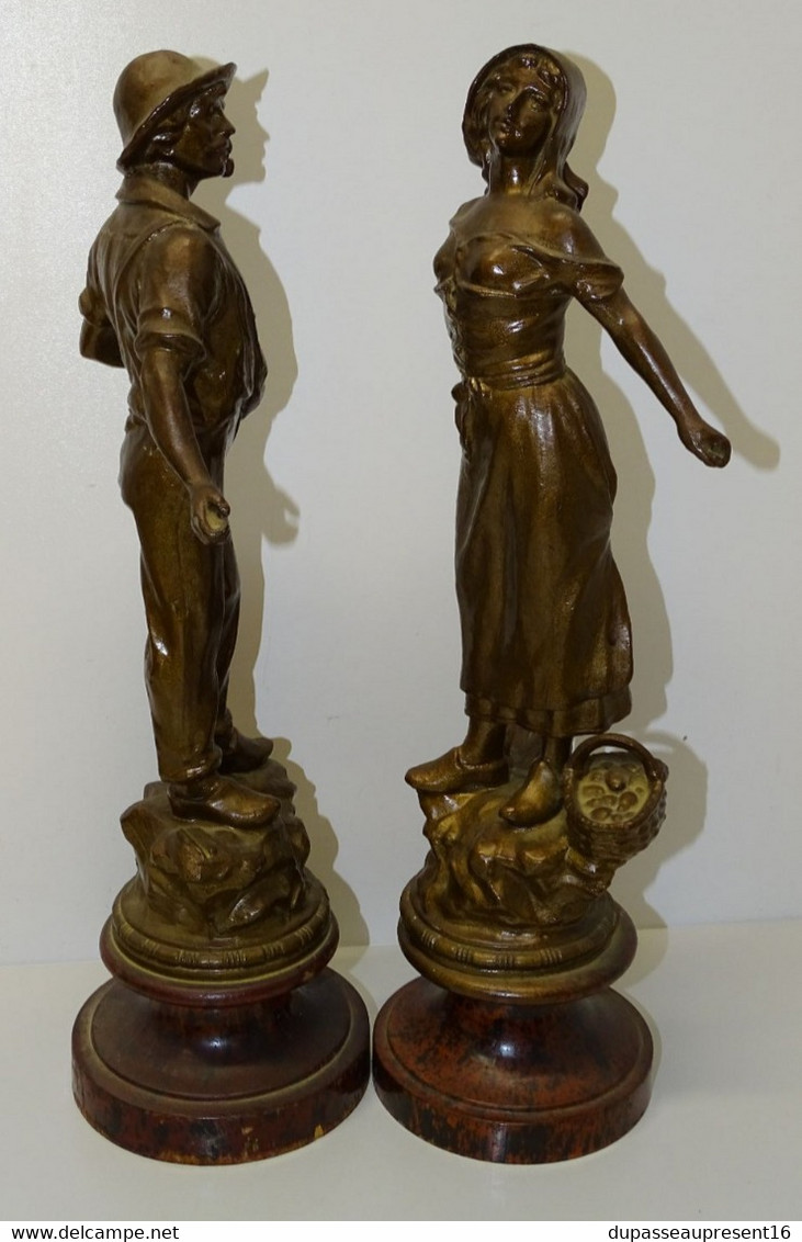 2 ANCIENS SUJETS STATUETTES REGULE VERNIS SOCLE BOIS HOMME A LA PIPE & FEMME AU PANIER COLLECTION DECO - Sonstige & Ohne Zuordnung