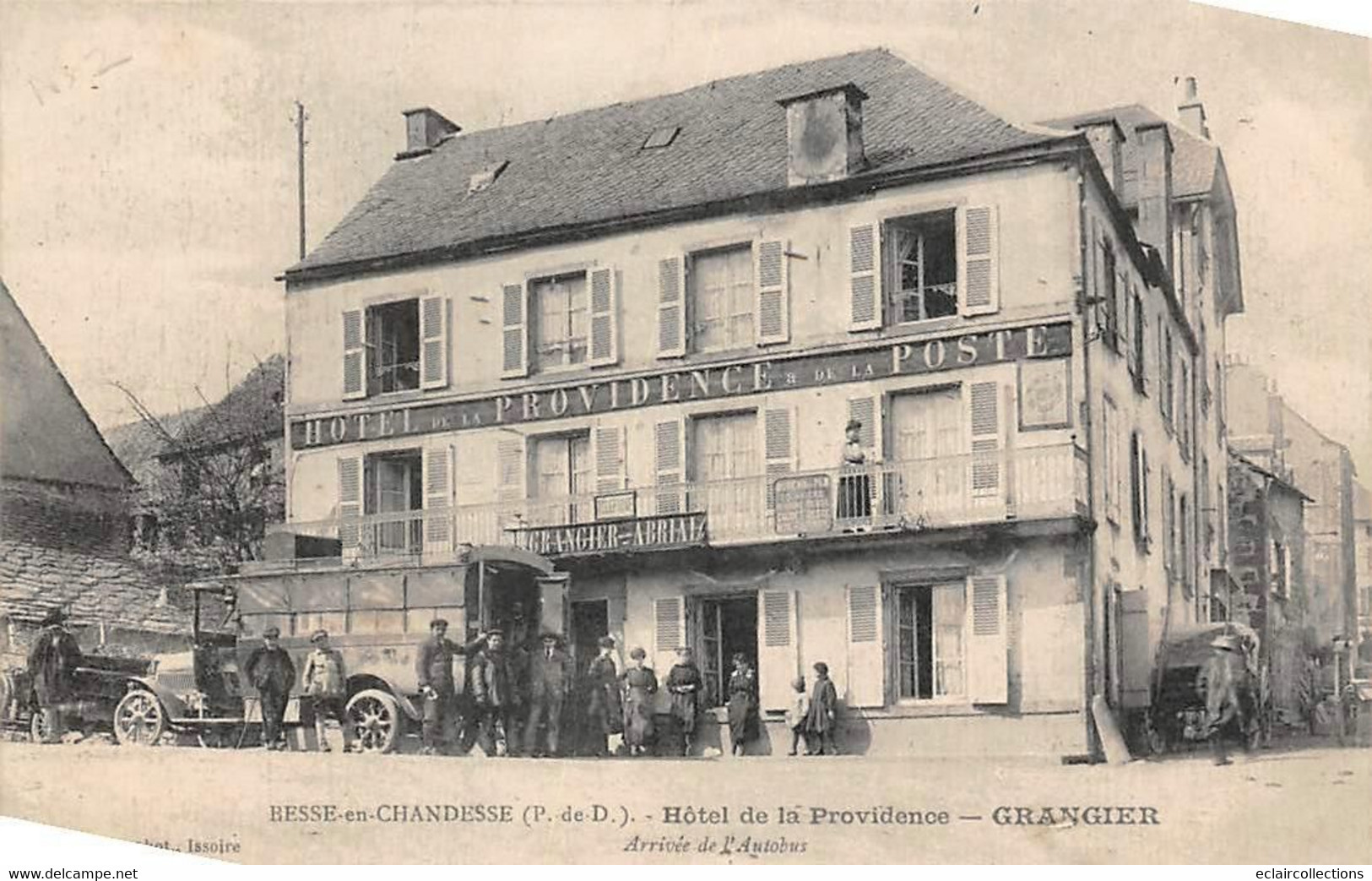 Besse En Chandesse        63          .Hôtel De La Providence Arrivée De L'Autobus     (voir Scan) - Besse Et Saint Anastaise