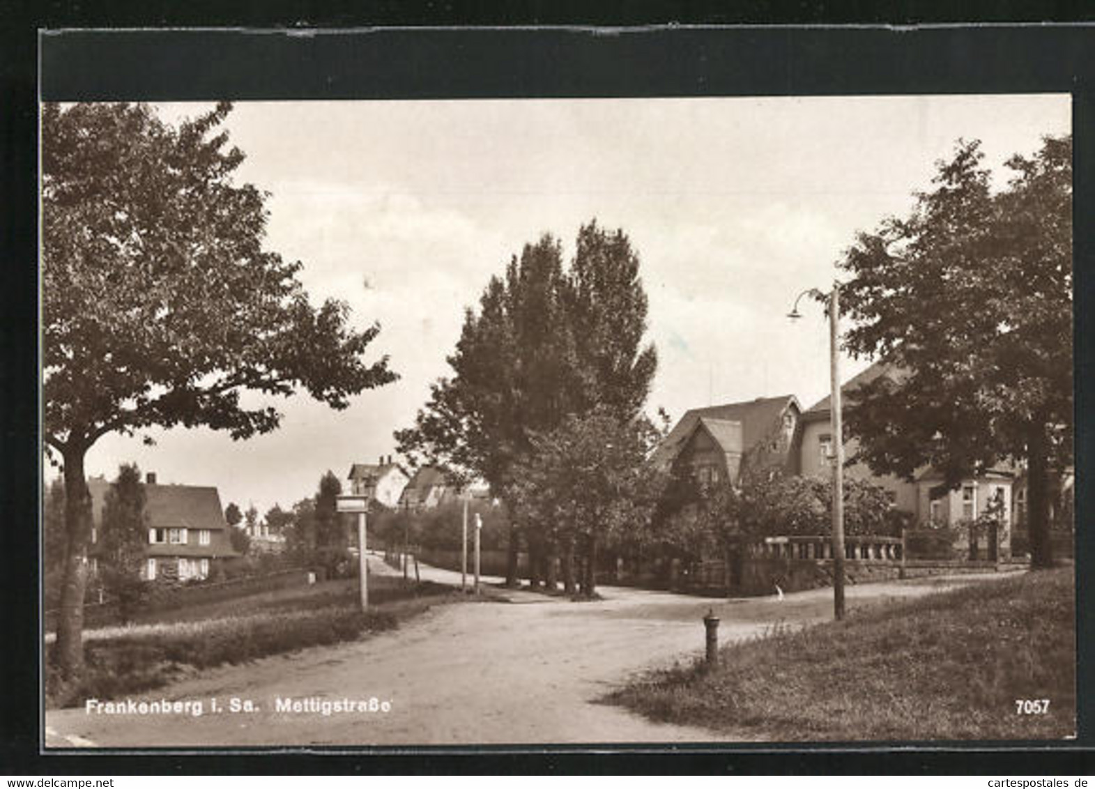 AK Frankenberg I. Sa., Mettingerstrasse Mit Ortsansicht - Frankenberg