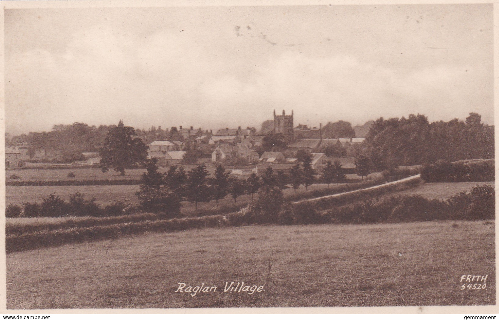 RAGLAN VILLAGE - Monmouthshire