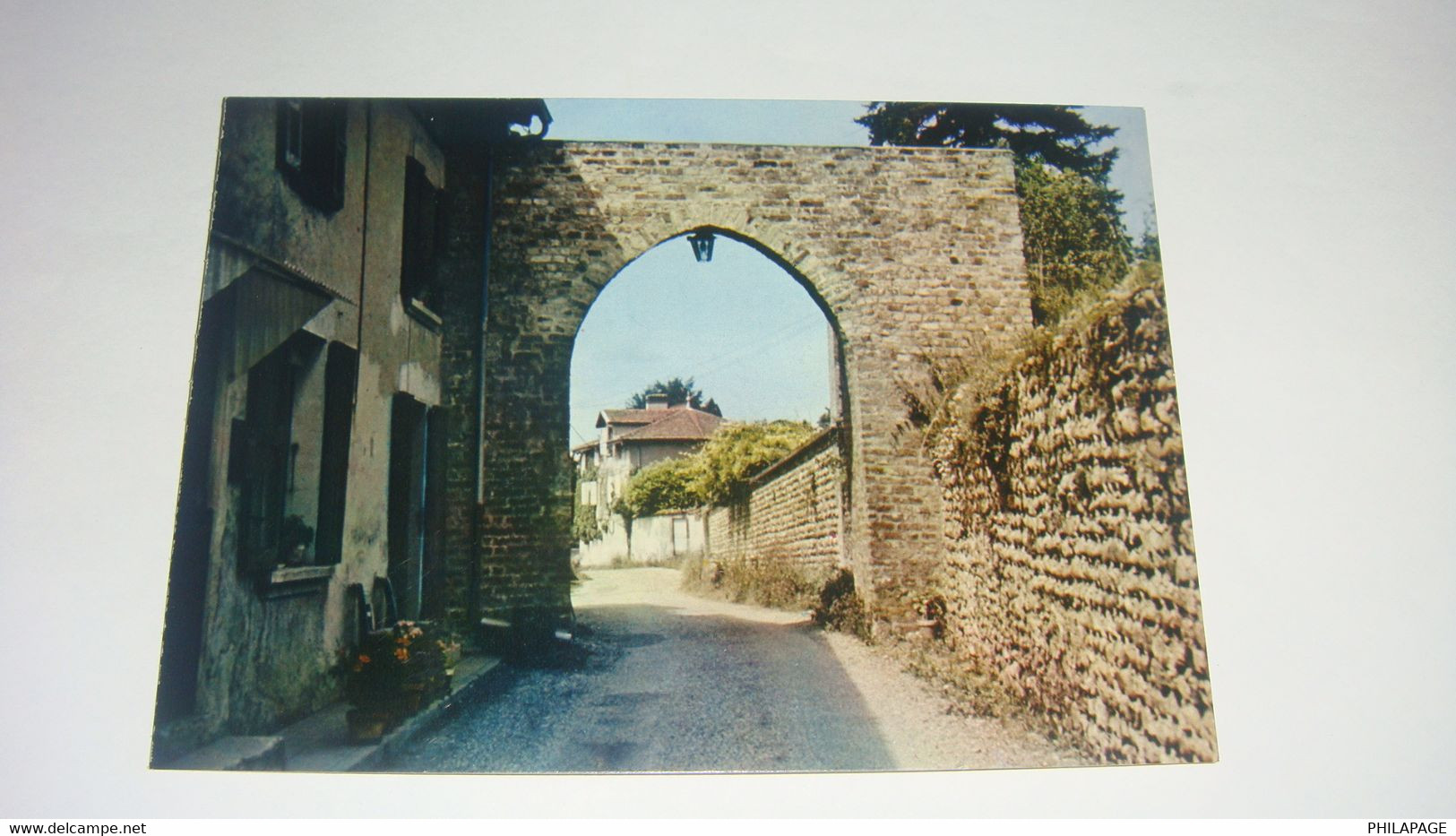 Carte Postale : Isère, Bressieux, La Porte Neuve - Bressieux