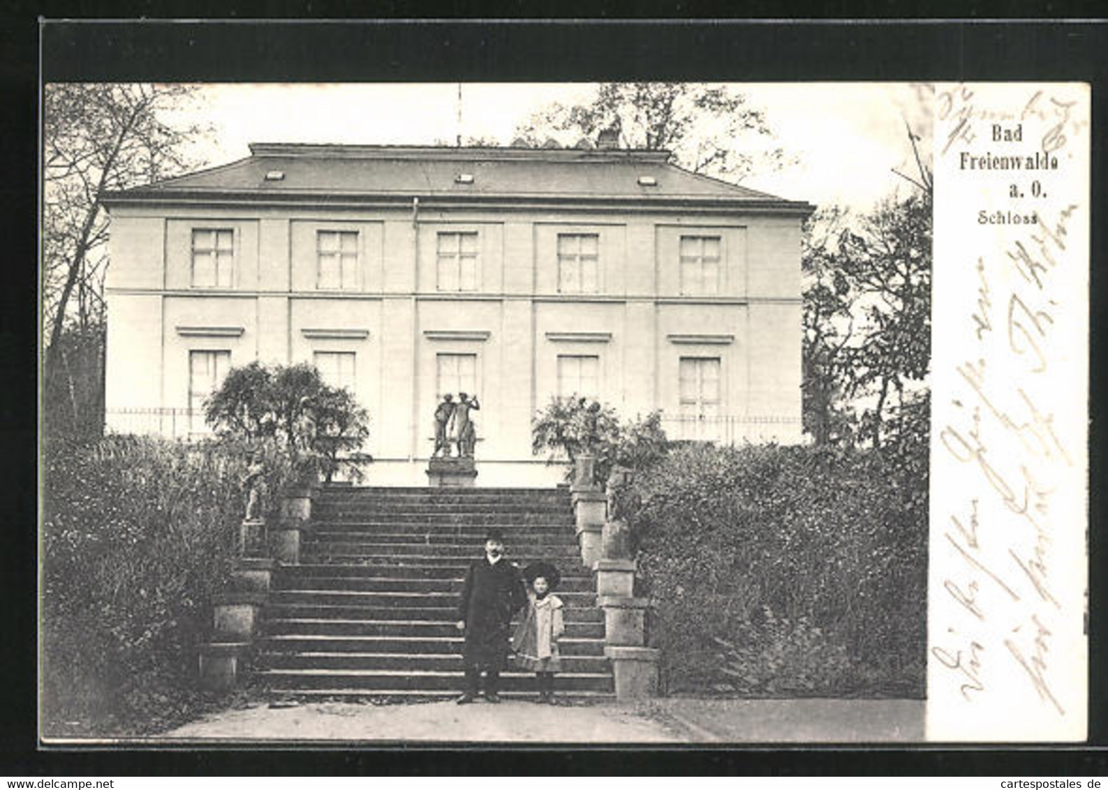 AK Bad Freienwalde A. O., Schloss Und Herr Mit Kind - Bad Freienwalde