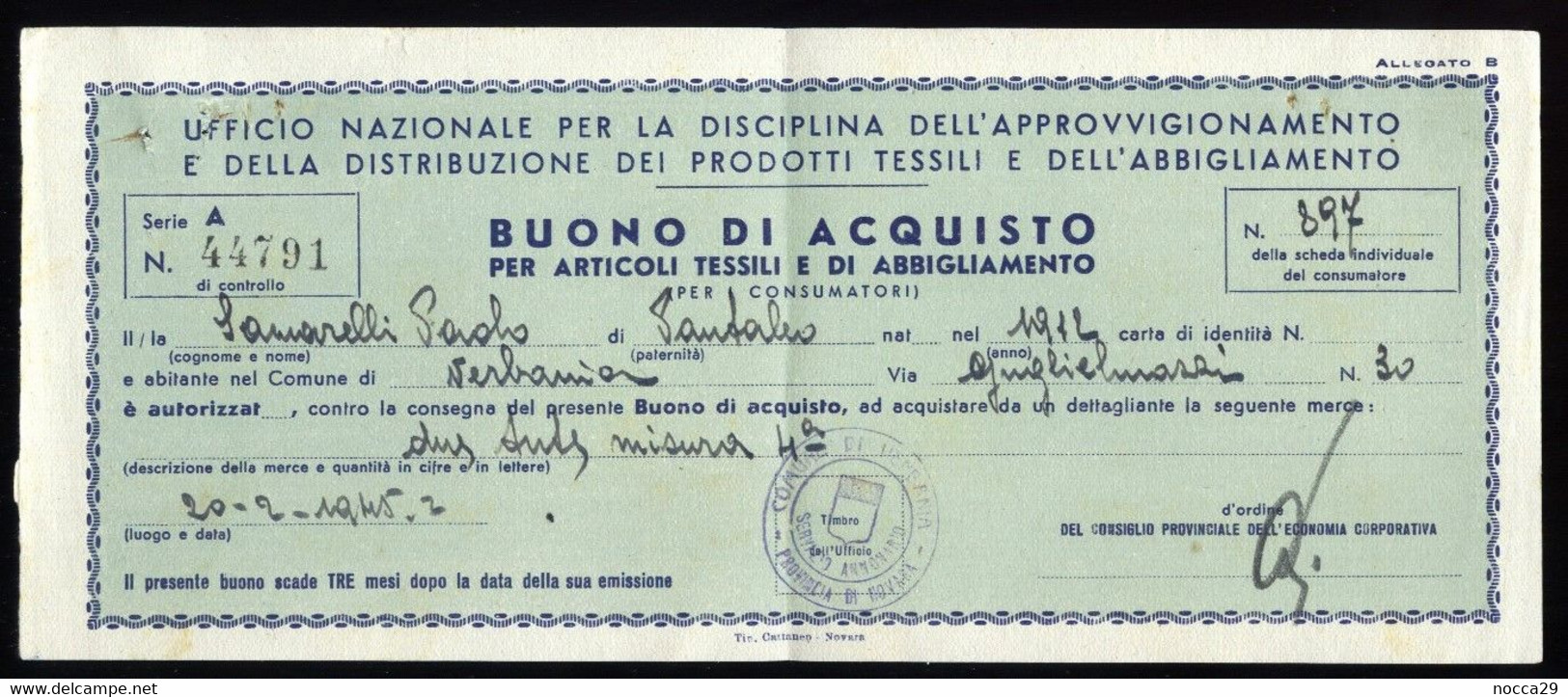 FEBBRAIO 1945 - 2^ GUERRA MONDIALE - BUONO DI ACQUISTO ABBIGLIAMENTO RILASCIATO DAL COMUNE DI VERBANIA  (STAMP59) - Textile