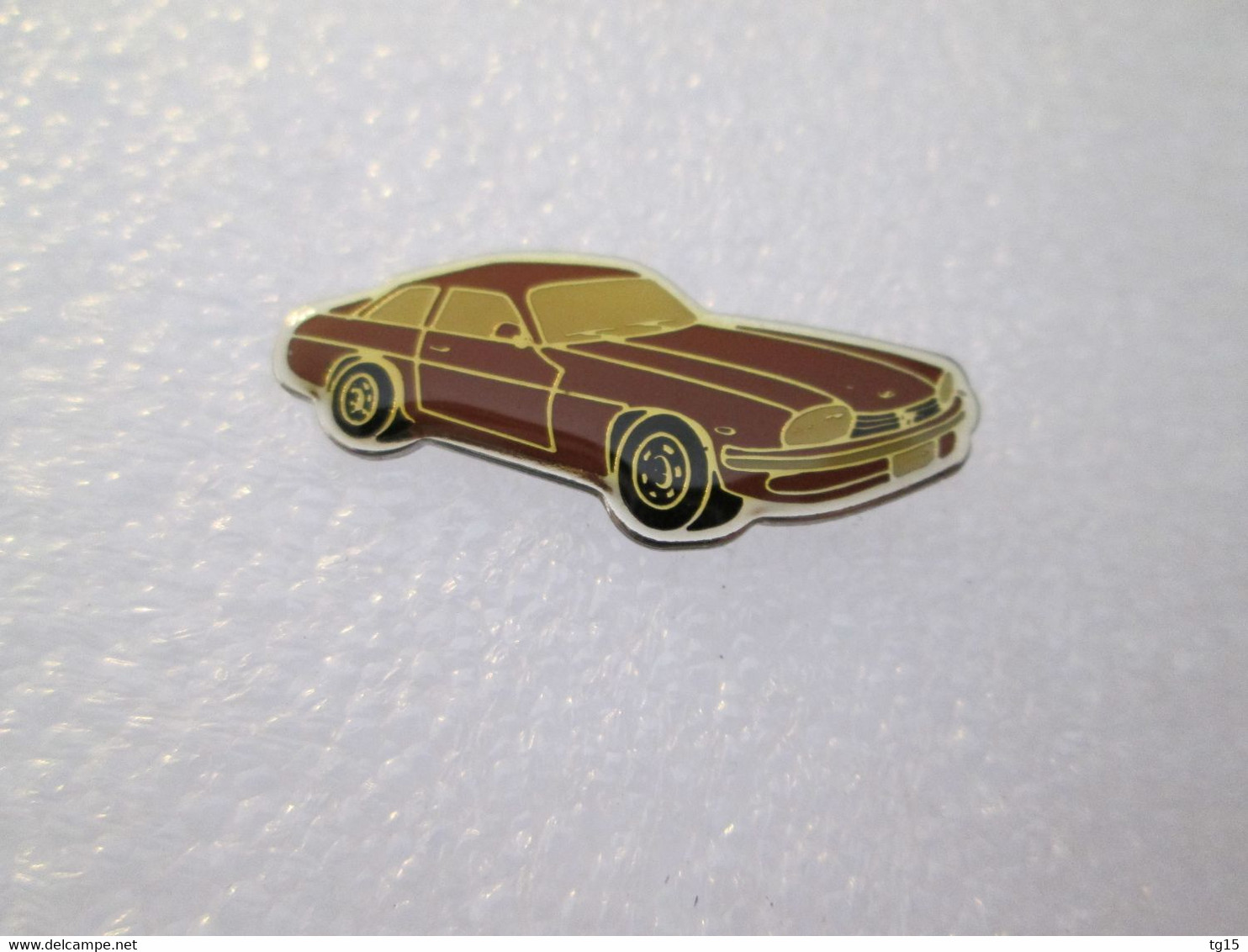 PIN'S    JAGUAR  XJS   1975 - Jaguar