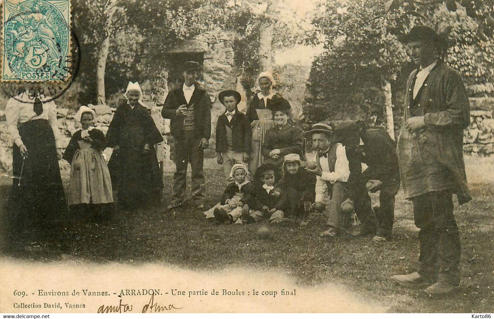 Arradon * 1905 * Une Partie De Boules : Le Coup Final ! * Pétanque Boulodrome Joueurs De Boules - Arradon