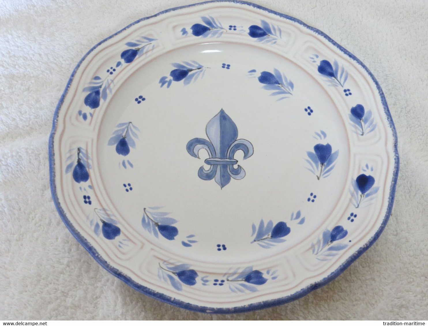 Assiette Motif Fleur De Lys - Henriot - Quimper/Henriot (FRA)