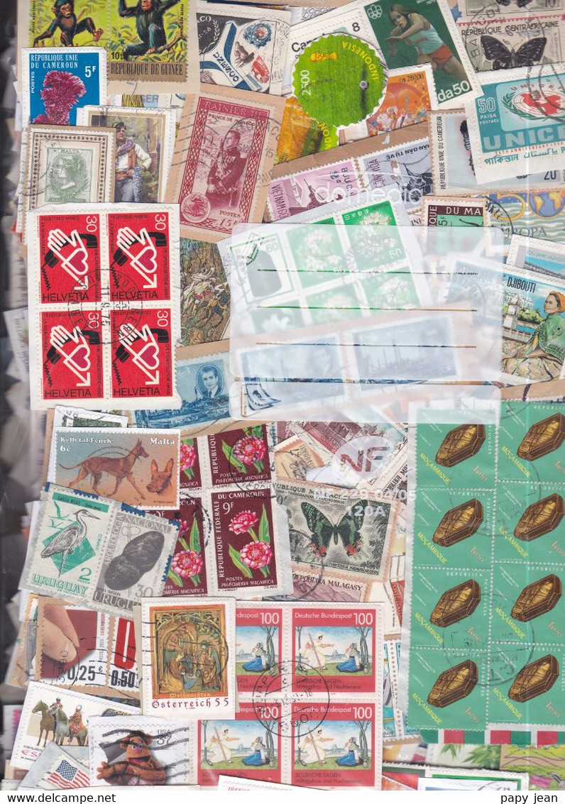 1 Kg TIMBRES MONDE - Petits Et Grands Formats-  Sur Fragments - En Provenance Des Missions - Lots & Kiloware (mixtures) - Min. 1000 Stamps