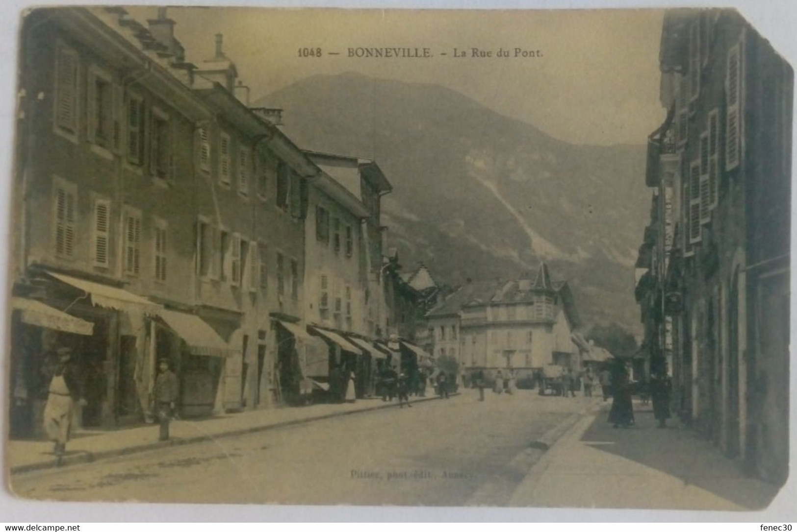 74 Bonneville (Haute Savoie) La Rue Du Pont état - Bonneville