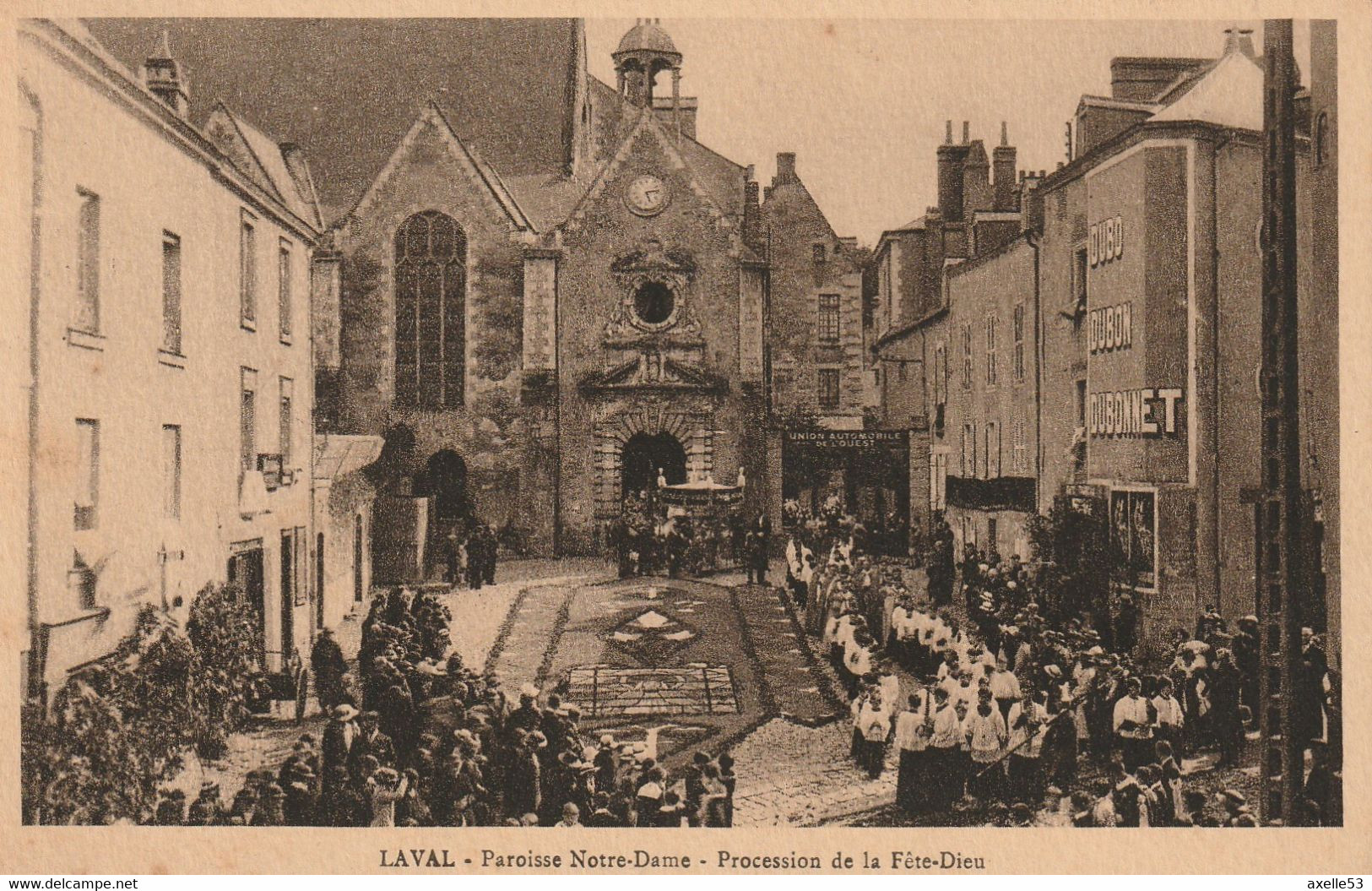 Laval 53 (4113) Paroisse Notre Dame - Procession De La Fête -Dieu  Rare - Laval