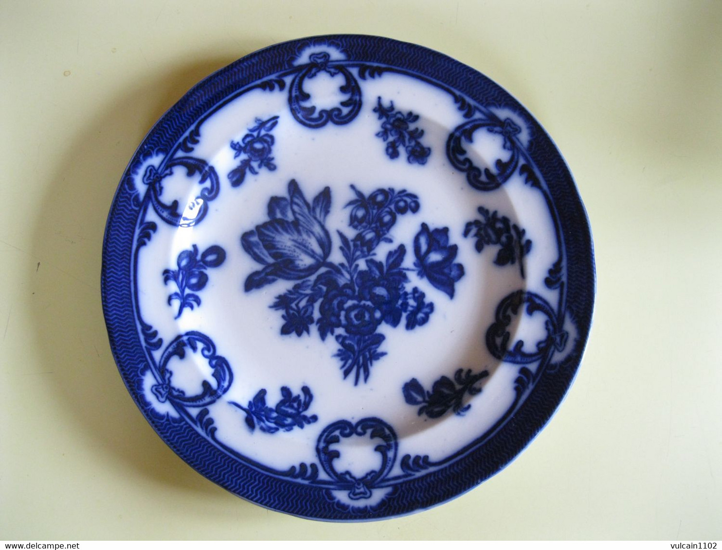 ASSIETTE EN FAIENCE FINE ANGLAISE MANUFACTURE DE COPELAND 19ème MODELE FLOW BLUE - Copeland