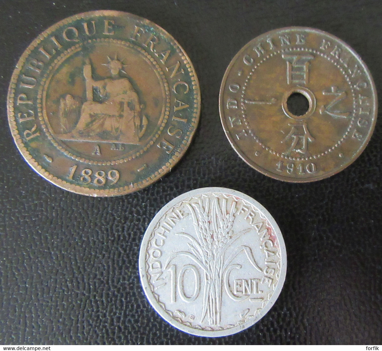 Indochine - 3 Monnaies : 1 Centime 1889 Et 1910, 10 Centimes 1945 B - Autres & Non Classés