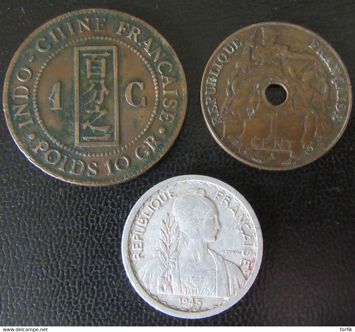 Indochine - 3 Monnaies : 1 Centime 1889 Et 1910, 10 Centimes 1945 B - Autres & Non Classés
