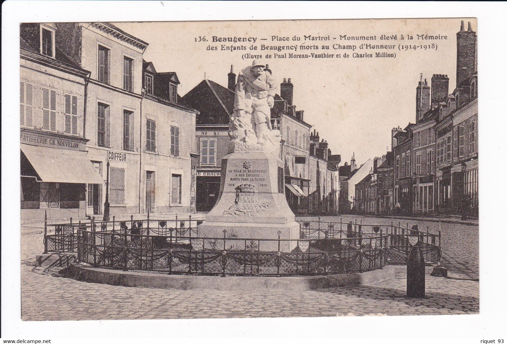 136 - Beaugency - Place Du Martroi - Monument élevé à La Mémoire Des Enfants De B... Morts Au Champ D'Honneur (14-18) - Beaugency