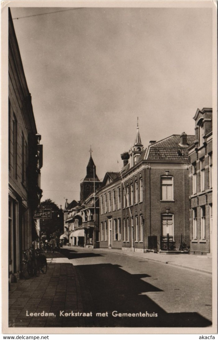 CPA AK Leerdam Kerkstraat Met Gemeentehuis NETHERLANDS (714000) - Leerdam