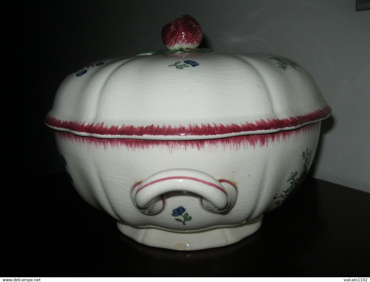 SOUPIERE OU GRAND LEGUMIER EN FAIENCE DE GIEN MODELE LORRAINE