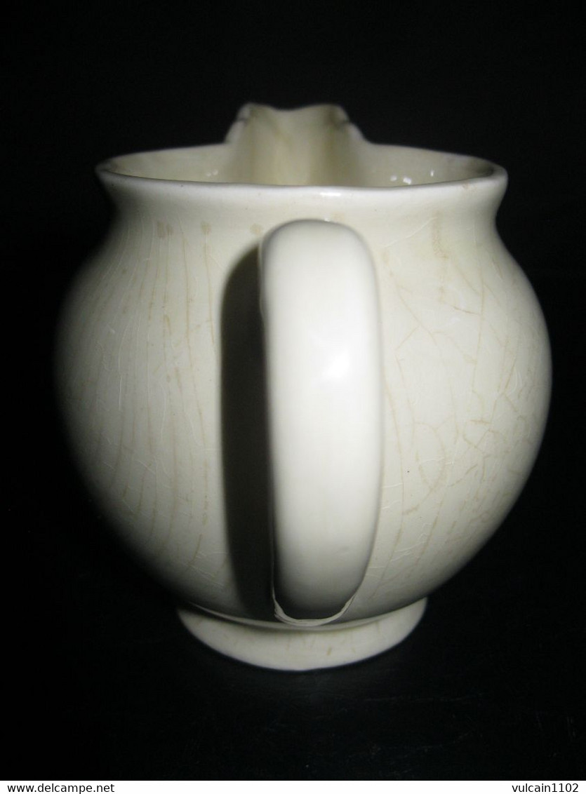 PETIT PICHET VENTRU POT A LAIT CREMIER IVOIRE EN FAIENCE ANCIENNE NIDERVILLER