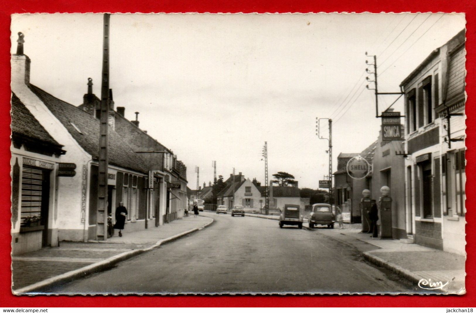 --  OYE - PLAGE  (Pas De Calais) - LE CENTRE DU VILLAGE / POMPES à ESSENCE SHELL / GARAGE SIMCA / 2CV Citroën - Simca - Oye Plage