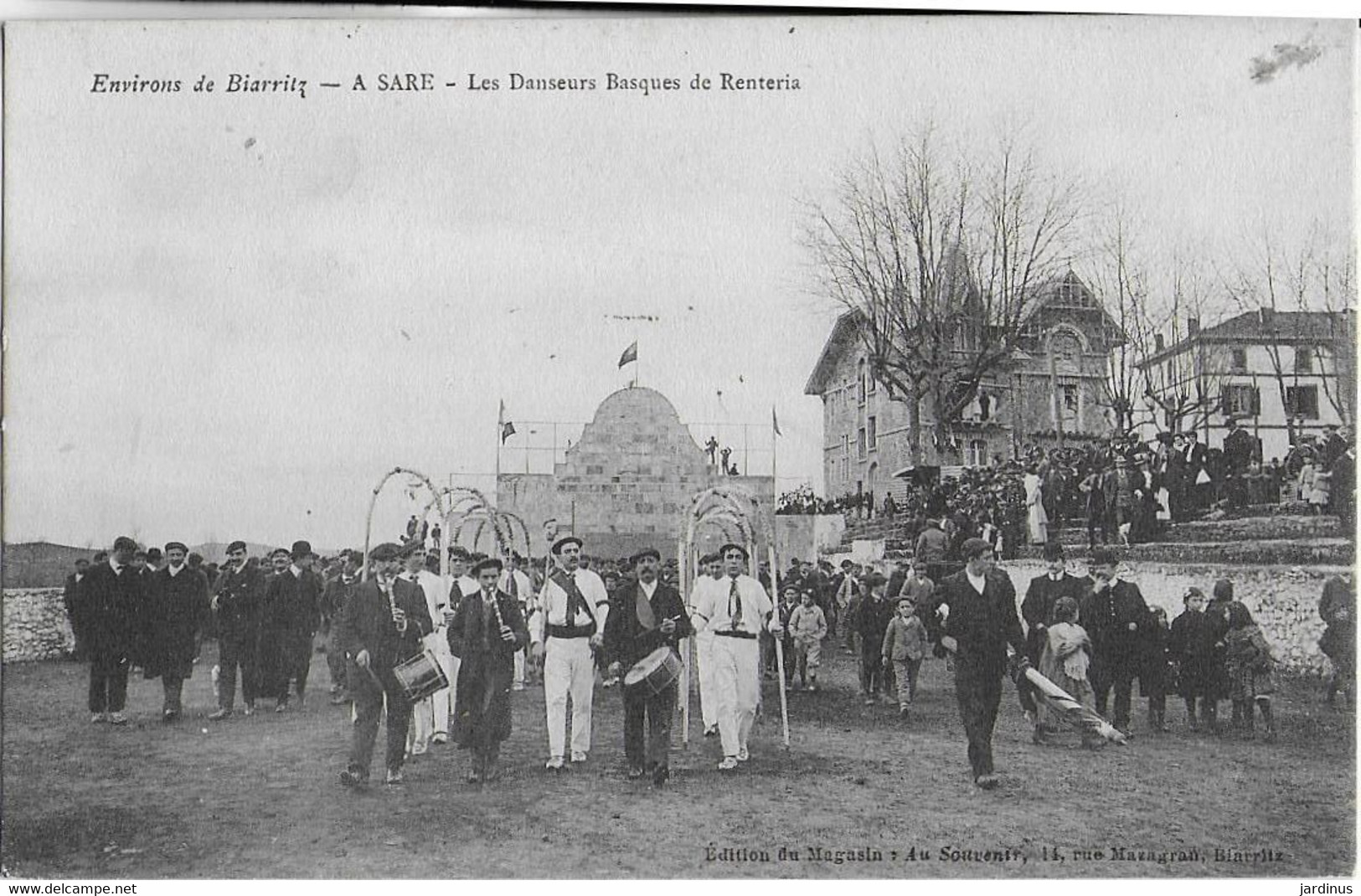 ENVIRONS DE BIARRITZ - A SARRE- Les Danseurs Basques De Renteria - Bailes