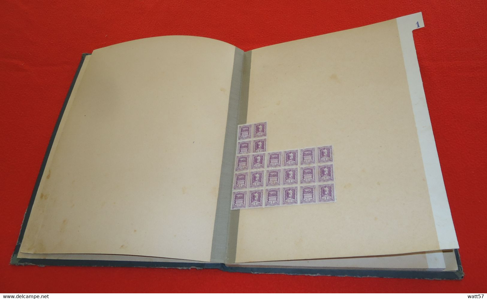 Raccoglitore Francobolli Da Tabaccaio Con Marche Da Bollo Nuove - Boites A Timbres