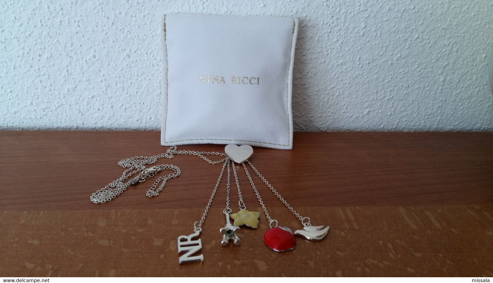 ACHAT IMMEDIAT;;;; COLLIER NINA  - OBJET PUBLICITAIRE NINA RICCI - Accessoires