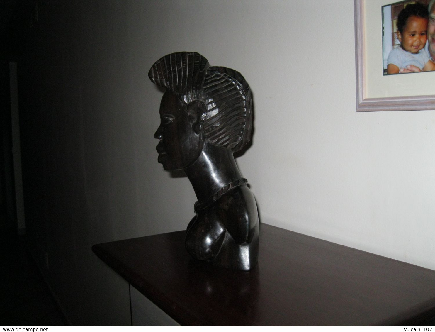 BUSTE TETE AFRICAINE SCULPTEE EN EBENE - Art Africain