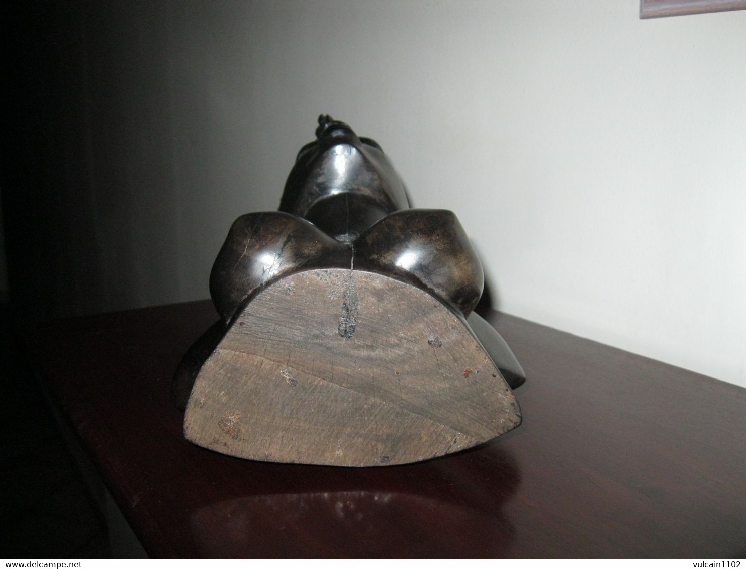 BUSTE TETE AFRICAINE SCULPTEE EN EBENE