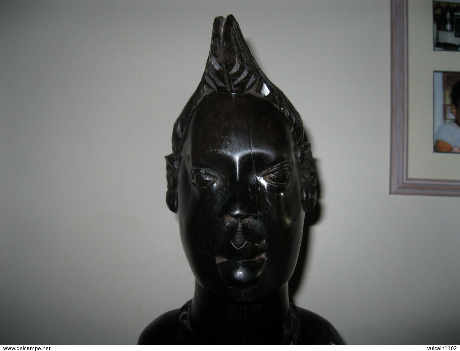 BUSTE TETE AFRICAINE SCULPTEE EN EBENE