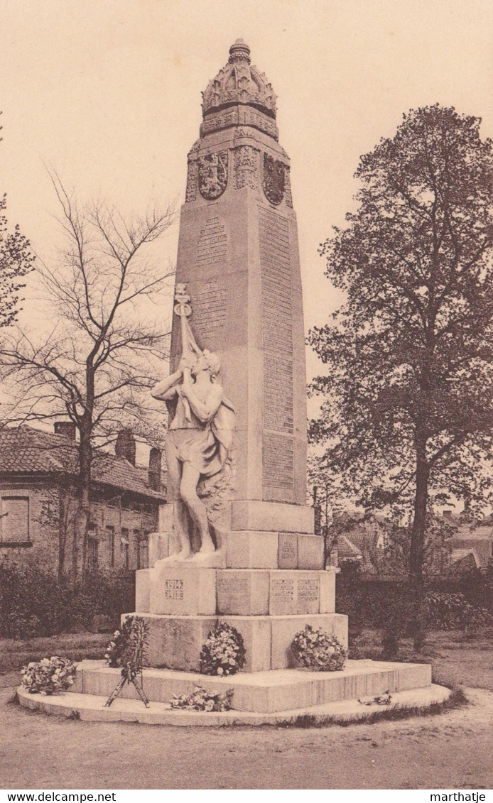 Renaix-Ronse-Square Albert Ier. Monument Aux Soldats Et Déportés Renaisiens Morts Pour La Patrie-Stadstuin Albert I - Ronse