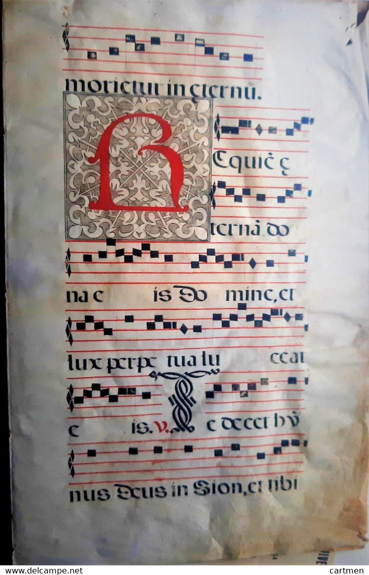 GRAND FEUILLET DOUBLE VELIN 17° OU 18° DE MUSIQUE ANCIENNE ORNE DE LETTRINES DESSINEES ET COLOREES ENTIEREMENT MANUSCRIT - Manuscrits