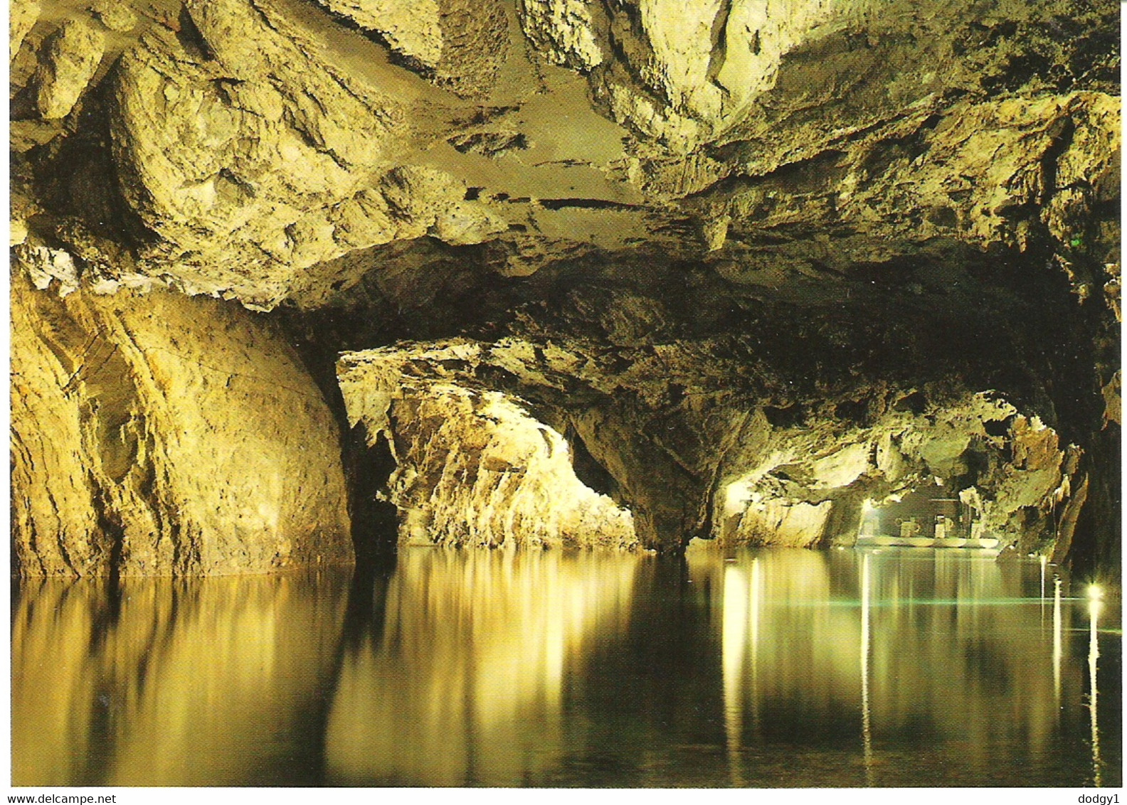 UNDERGROUND LAKE AT ST. LEONARD, VALAIS, SWITZERLAND. UNUSED POSTCARD Ae3 - Saint-Léonard