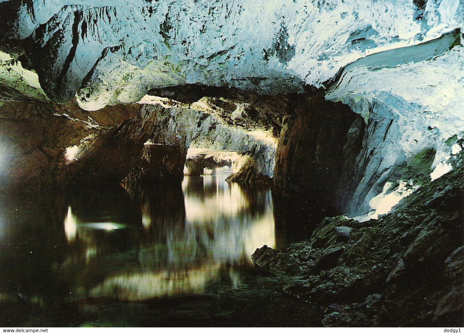 UNDERGROUND LAKE AT ST. LEONARD, VALAIS, SWITZERLAND. UNUSED POSTCARD Ae3 - Saint-Léonard