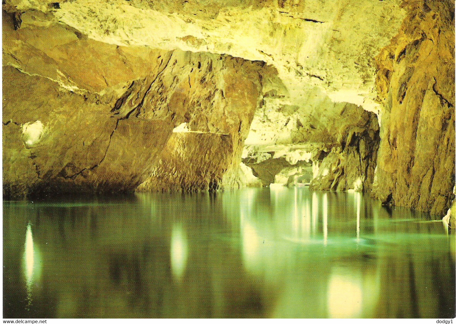 UNDERGROUND LAKE AT ST. LEONARD, VALAIS, SWITZERLAND. UNUSED POSTCARD Ae3 - Saint-Léonard