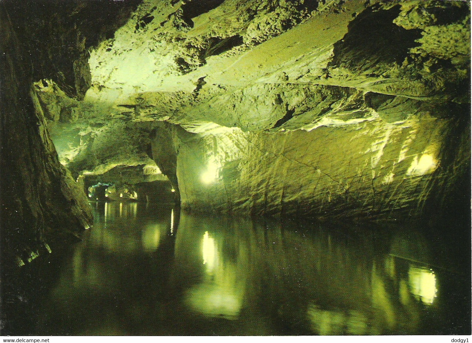 UNDERGROUND LAKE AT ST. LEONARD, VALAIS, SWITZERLAND. UNUSED POSTCARD Ae3 - Saint-Léonard