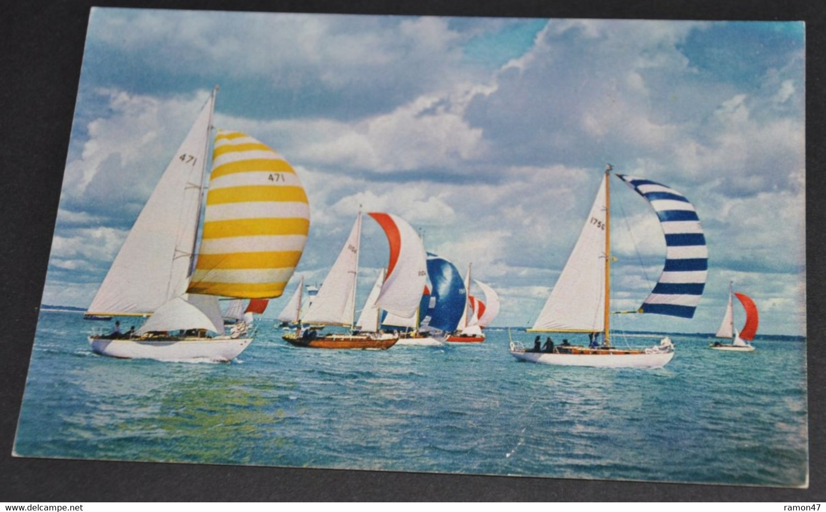 Sea, Sky And Sail * Yachts Known As "Solent Butterflies" Are Racing In The Solent Off Cowes - Cowes