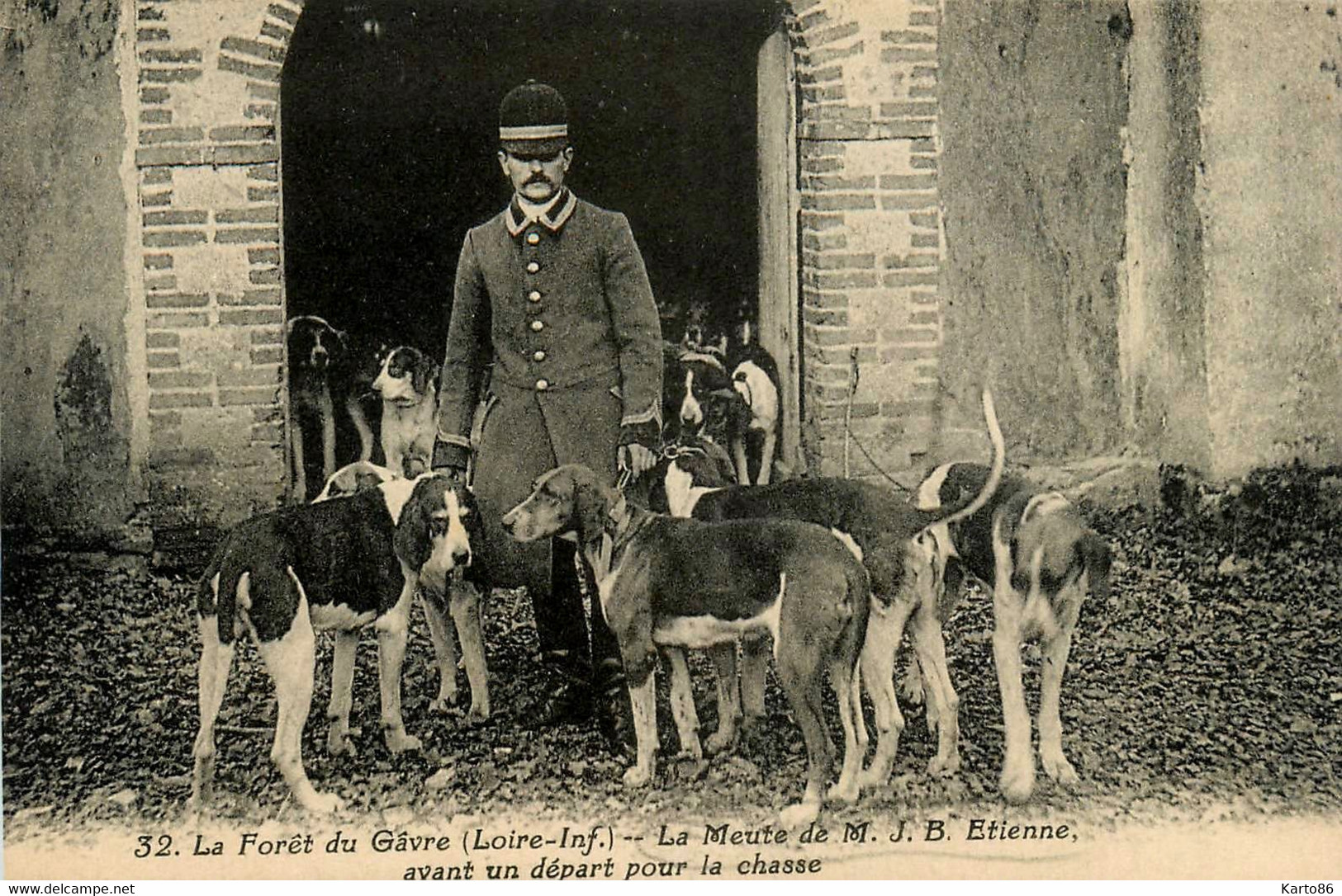 Le Gavre * Chasse à Courre , La Meute De M. J. B. ETIENNE Avant Le Départ Pour La Chasse * En Forêt * Chiens - Le Gavre