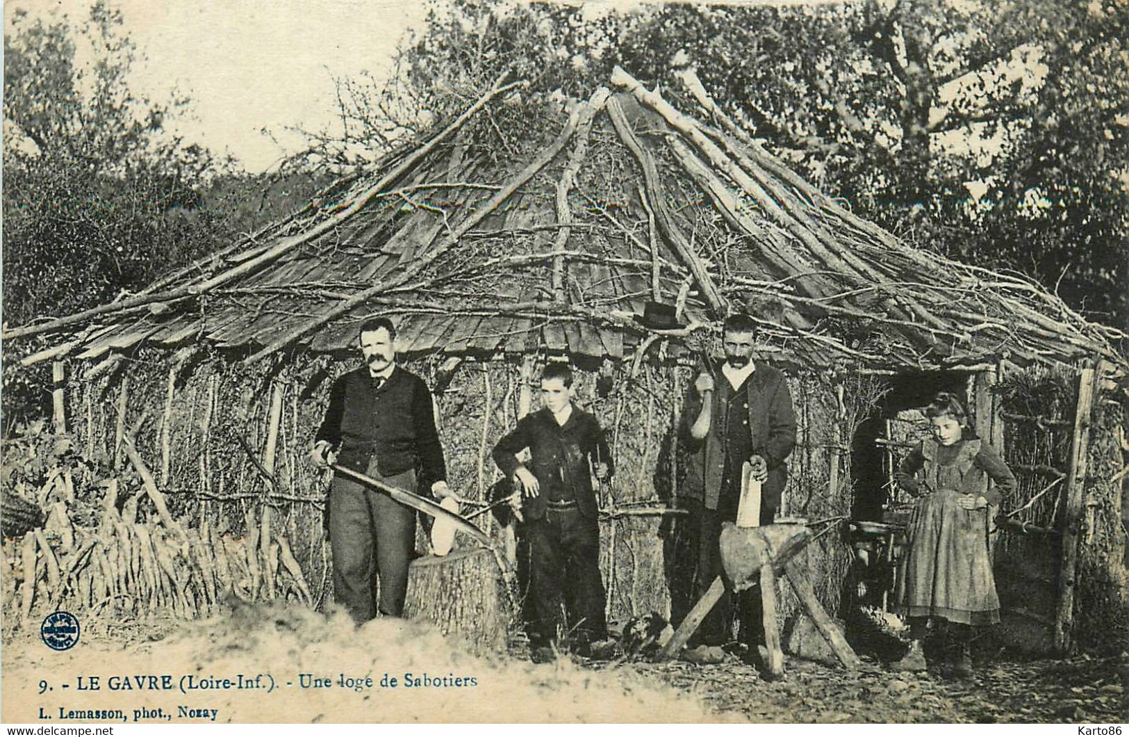 Le Gavre * Une Loge De Sabotiers * Thème Hutte Sabot Sabots Sabotiers Métier Bois Bûcheron - Le Gavre