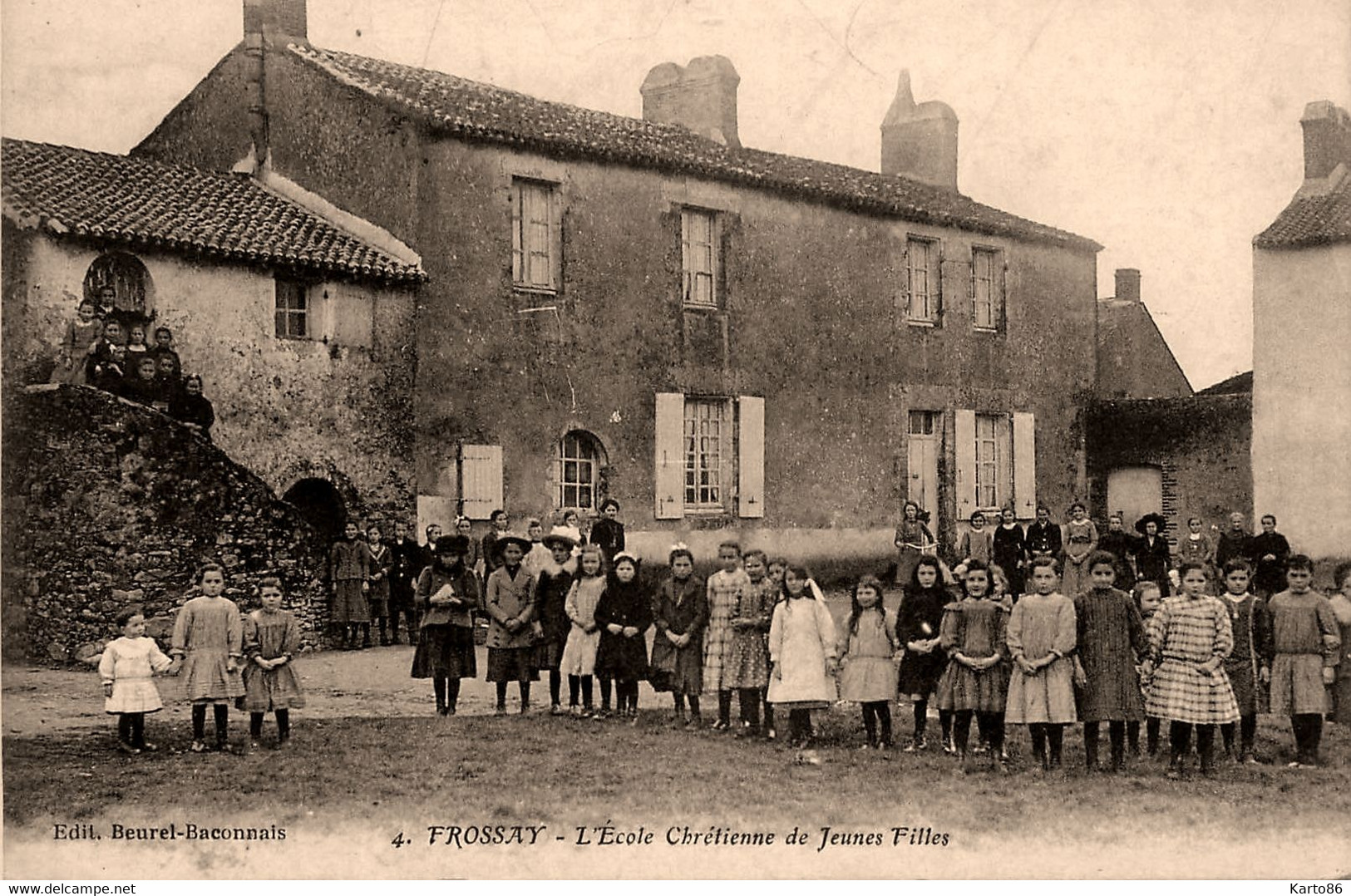 Frossay * L'école Chrétienne De Jeunes Filles * école Village - Frossay