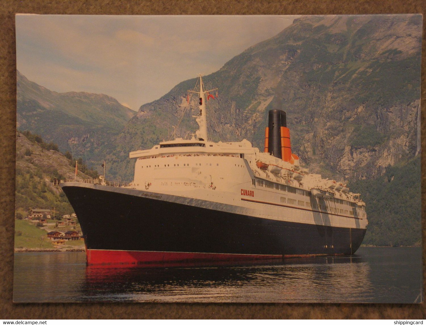 CUNARD LINE QUEEN ELIZABETH 2 (QE2) - FOLDING GREETINGS CARD SHOWING GEIRANGER - Paquebote