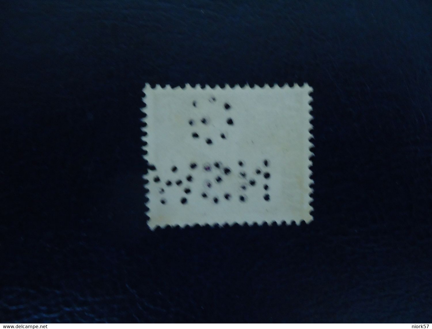 AUSTRALIA   USED  STAMPS WITH PERFINS  2 SCAN - Perforés
