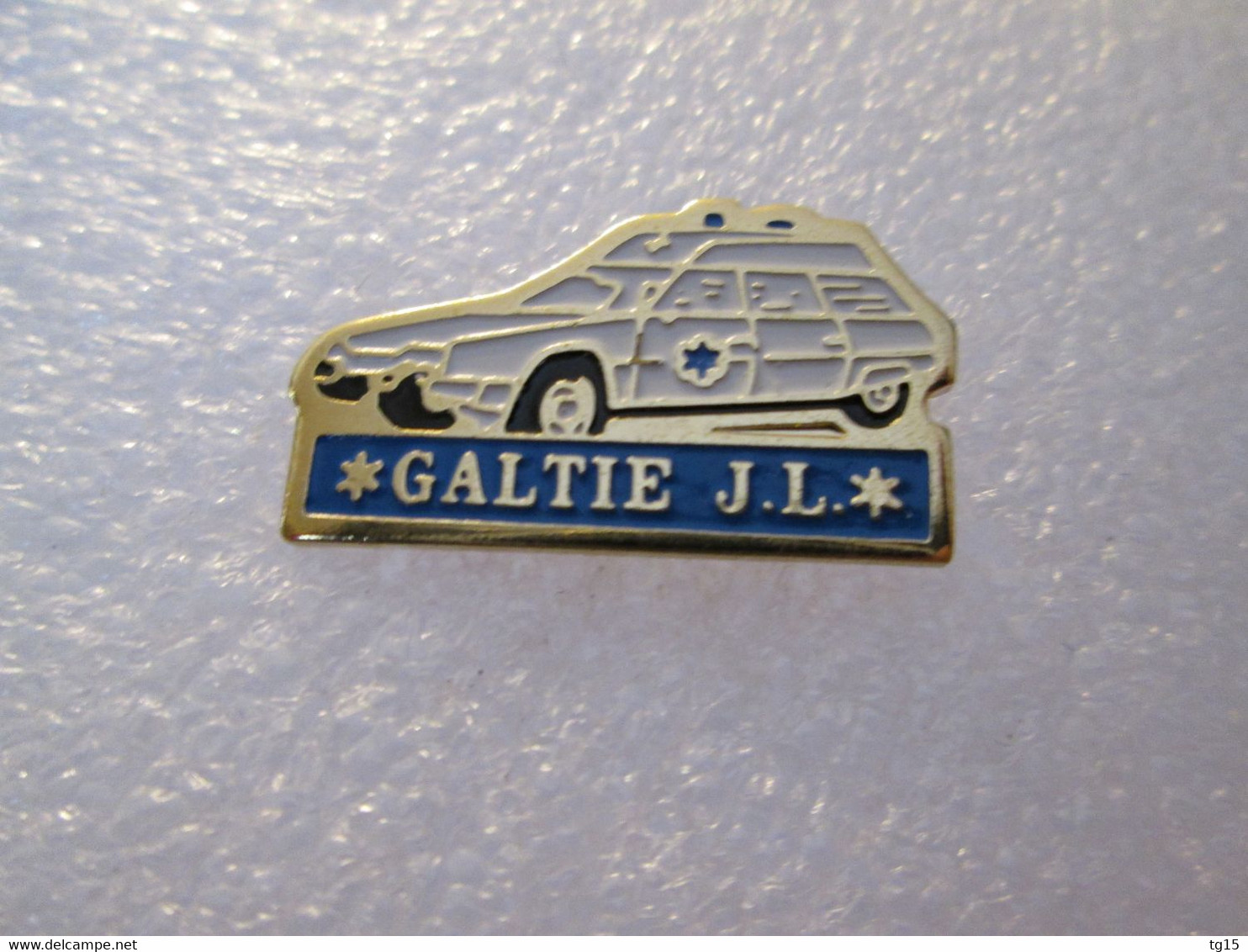 PIN'S    CITROEN  CX  AMBULANCE   GALTIE  J L - Citroën