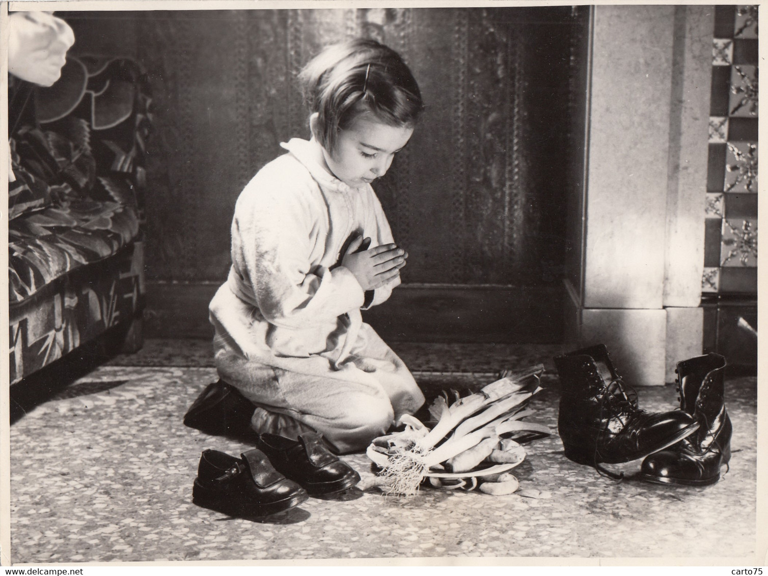 Photographie - Noël - Enfants - Prière Au Père Noël - Poireaux - Chaussures - 1947 - Fotografie