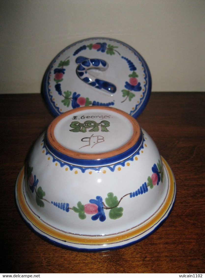 POT COUVERT - BONBONNIERE - SUCRIER - BOL A BARBE ? EN FAIENCE DE NEVERS SIGNE E. GEORGES