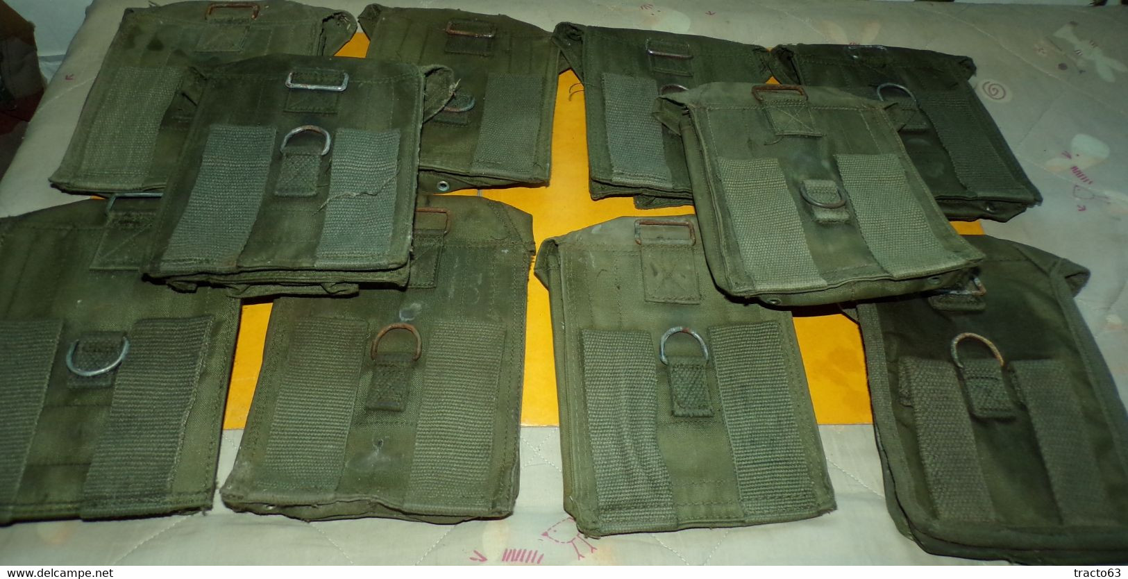 LOT DE 10 PORTES CHARGEURS POUR  FAMAS DE L'ARMEE FRANCAISE ,  VENDU DANS L' ETAT MOYEN  VOIR PHOTO . POUR TOUT RENSEIGN - Equipement