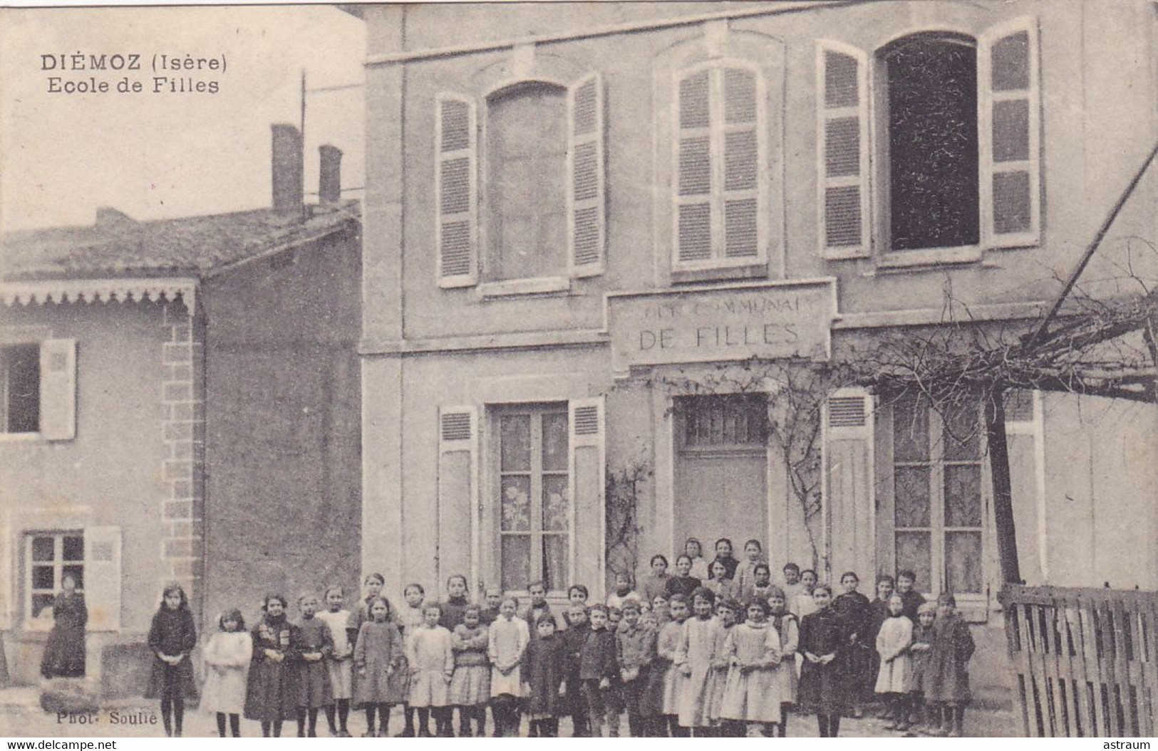 Cpa  -38- Diemoz -- Ecole Des Filles- Edi  Soulié - Diémoz