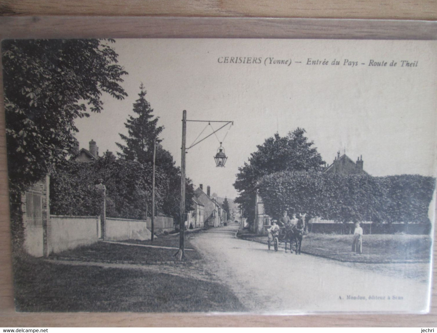 Cerisiers  Route De Theil . Attelage - Cerisiers